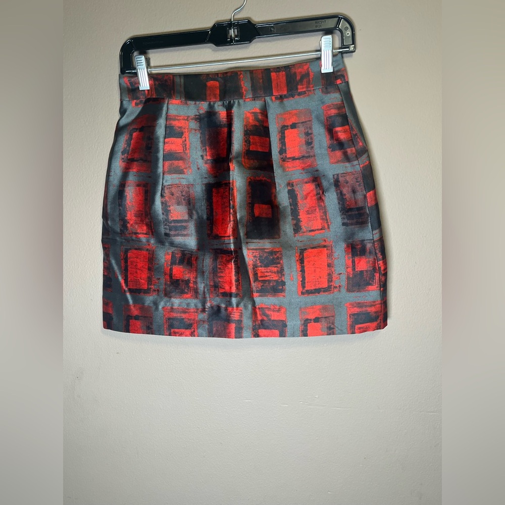 Milly Women's Graphic Print Skirt - Red/Grey
- Size 2 - Picture 4 of 11